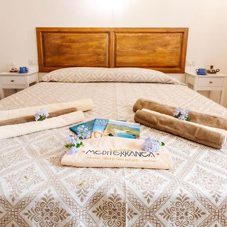 Domo Mediterranea Affittacamere-Guest House SantʼAntìoco المظهر الخارجي الصورة