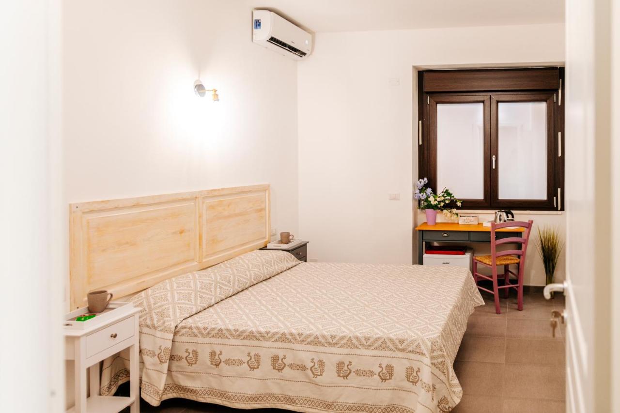Domo Mediterranea Affittacamere-Guest House SantʼAntìoco المظهر الخارجي الصورة